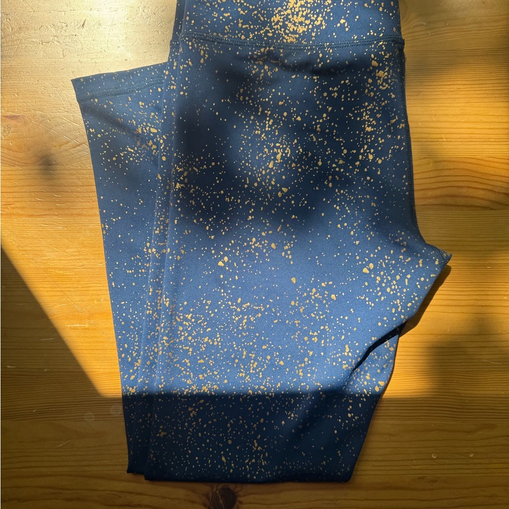 Zyia Light n Tight Leggings | Navy Gold Splatter | Size 8–10